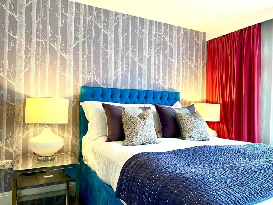 Stunning 3 Bedroom Penthouse Apartment - Free Parking & Wifi - 1 Minute Walk To Poole Quay - Great Location - Free Parking - Fast Wifi - Smart Tv - Newly Decorated - Sleeps Up To 6! Close To Poole & Bournemouth & Sandbanks Exterior foto